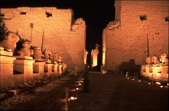 Karnak bei Nacht