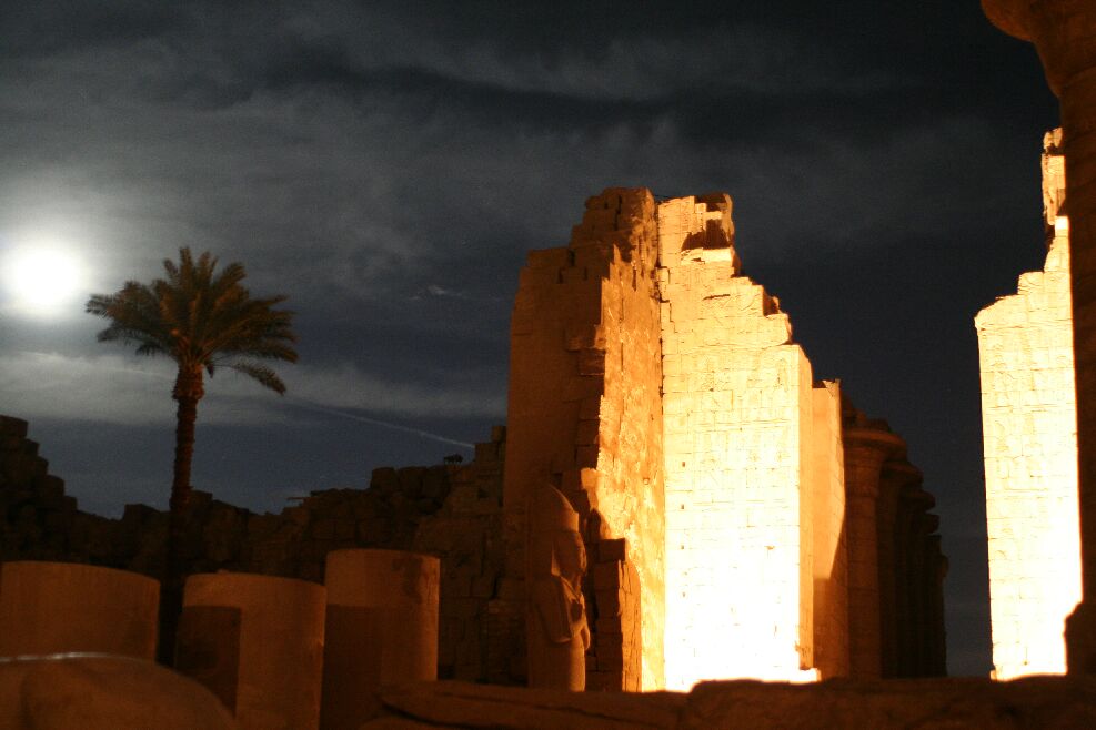Karnak bei Nacht