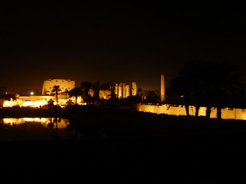 Karnak Tempel bei Nacht