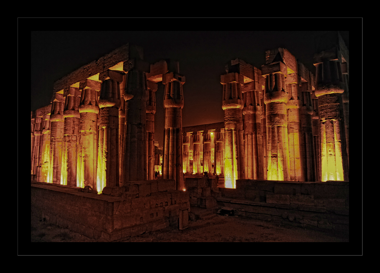 KARNAK TEMPEL BEI NACHT-ÄGYPTEN