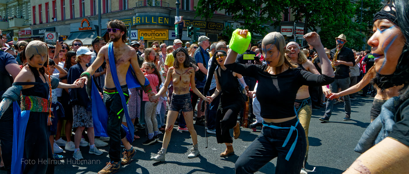 KARNEVAL DER KULTUREN BERLIN 2023 35 Foto & Bild erwachsene menschen