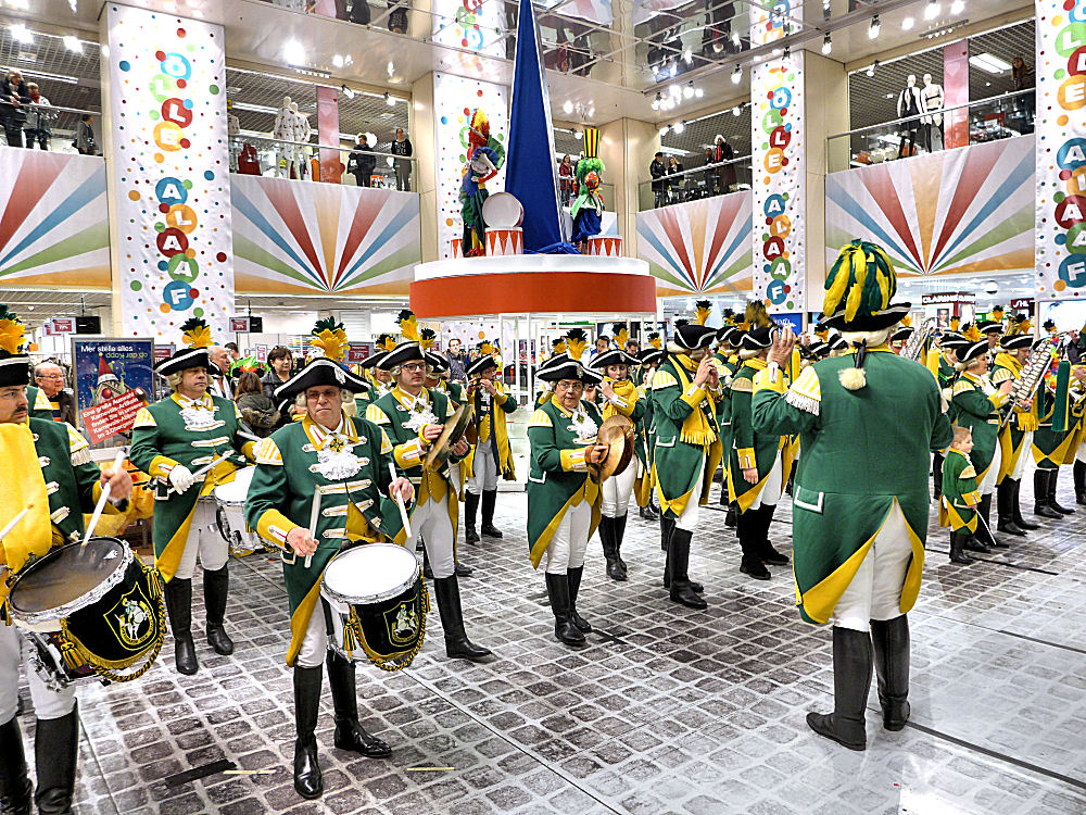 Karneval im Kaufhaus