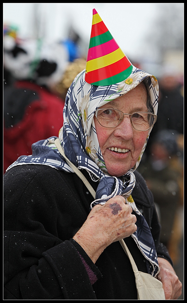 Karneval in Rheidt (II) - Ob Alt oder jung...