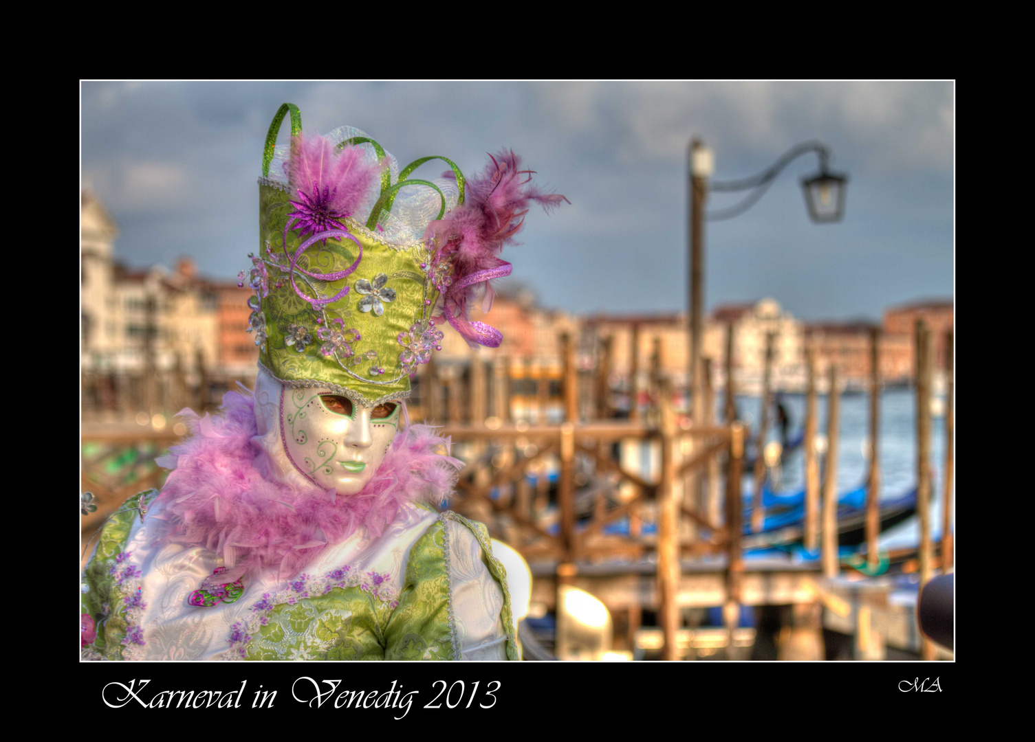 Karneval in Venedig im Abendlicht