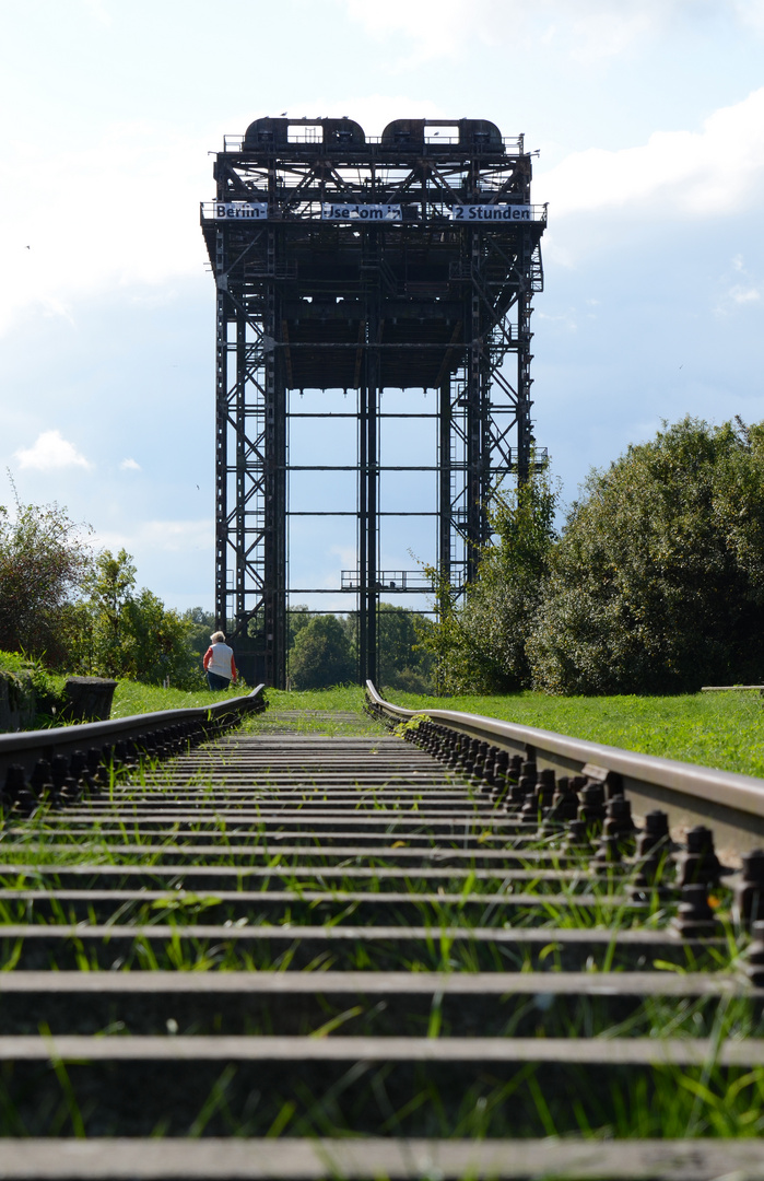 Karnin - Eisenbahnhubbrücke