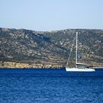 Karpathos 2009 - Barca a vela all'ancora.