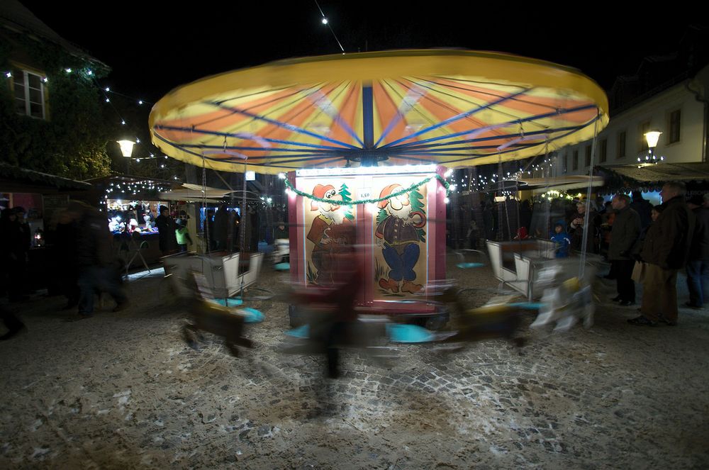 Karrussell auf Weihnachtsmarkt Altkötzschenbroda