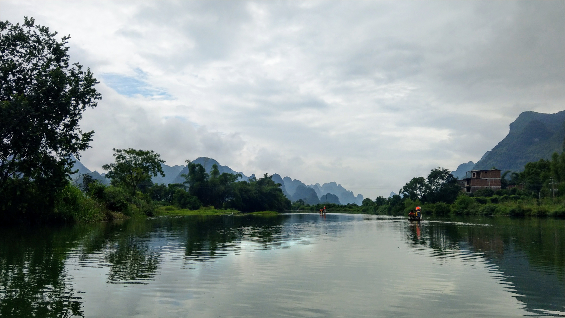 Karstlandschaft entlang des Yulong Flusses