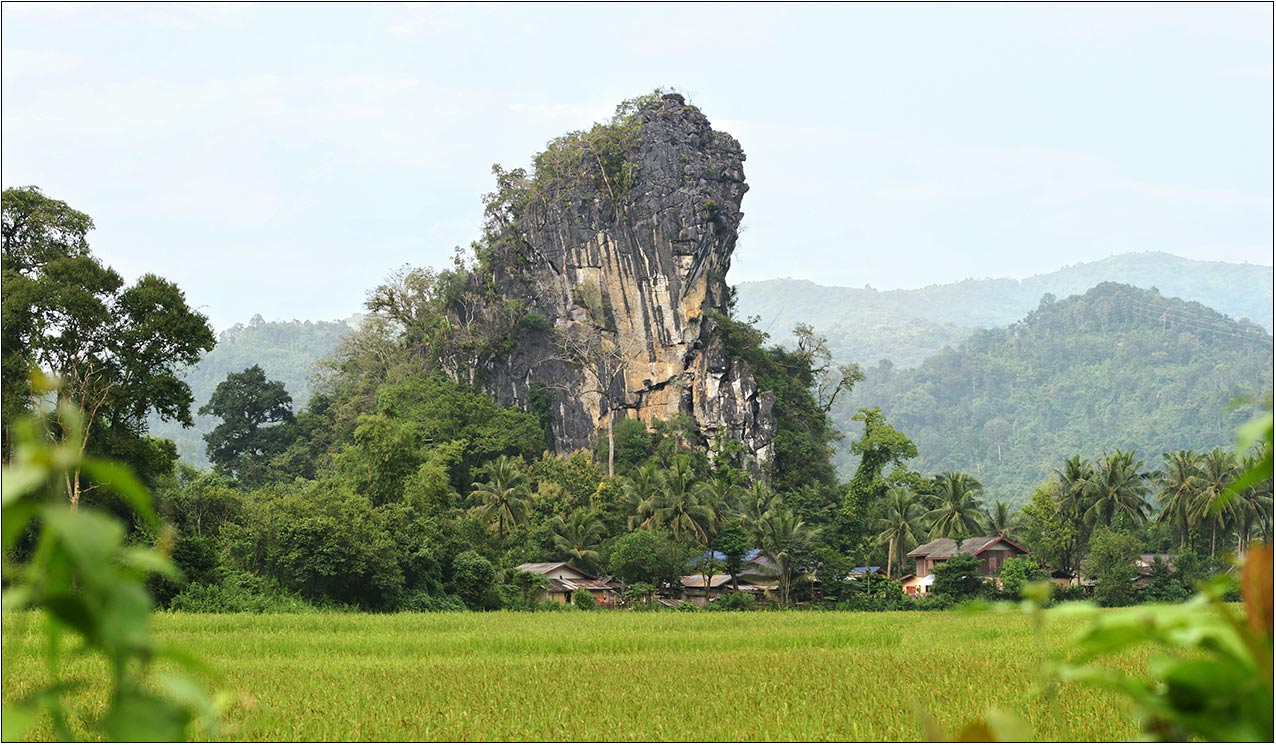 Karstlandschaft im Norden von Vang Vieng