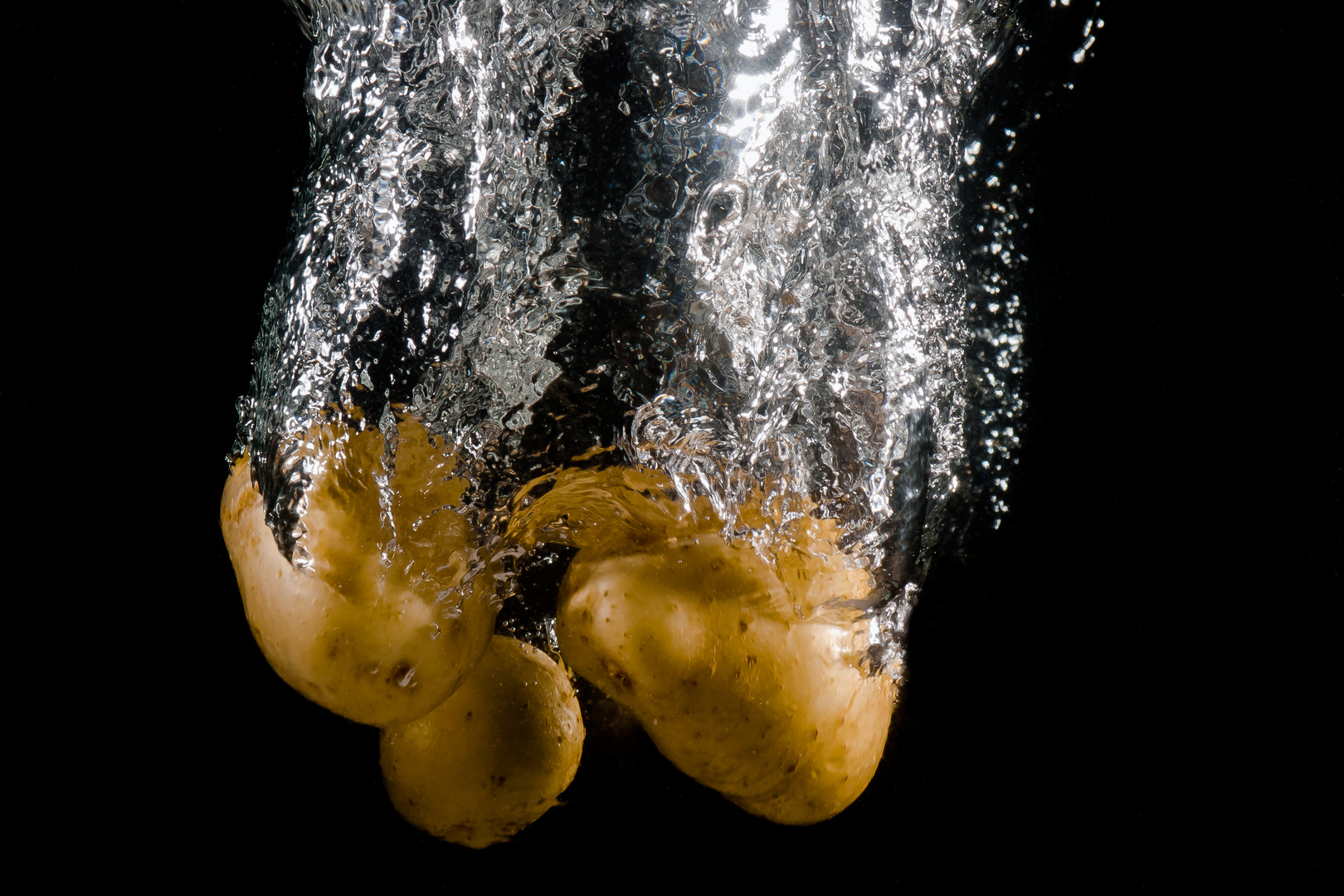 Kartoffeln im Wasser