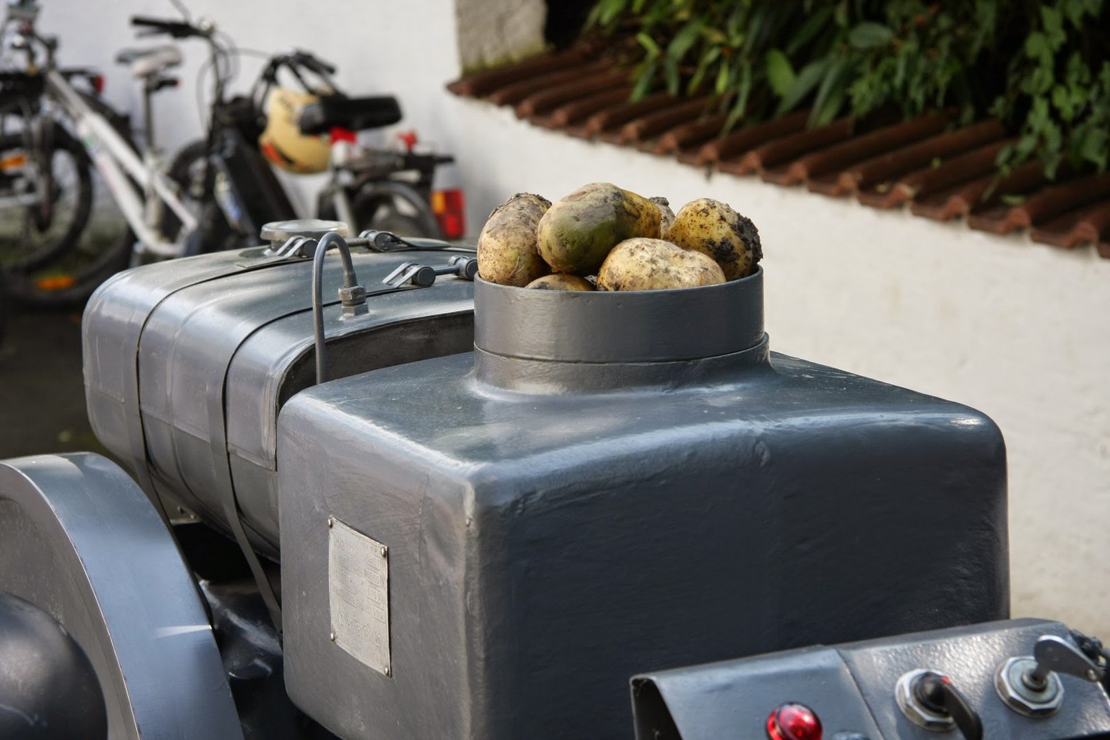 Kartoffeln-Kochen auf dem Fendt Dieselross