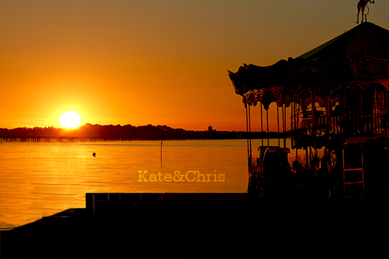 Karussel im Sonnenuntergang