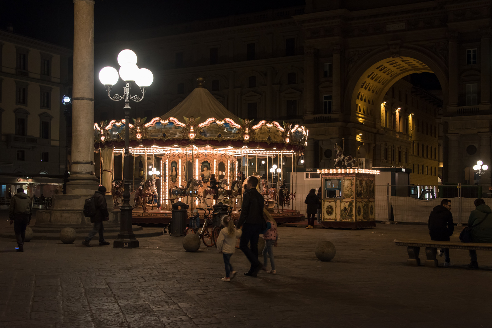 Karussell auf der Piazza della Repubblica