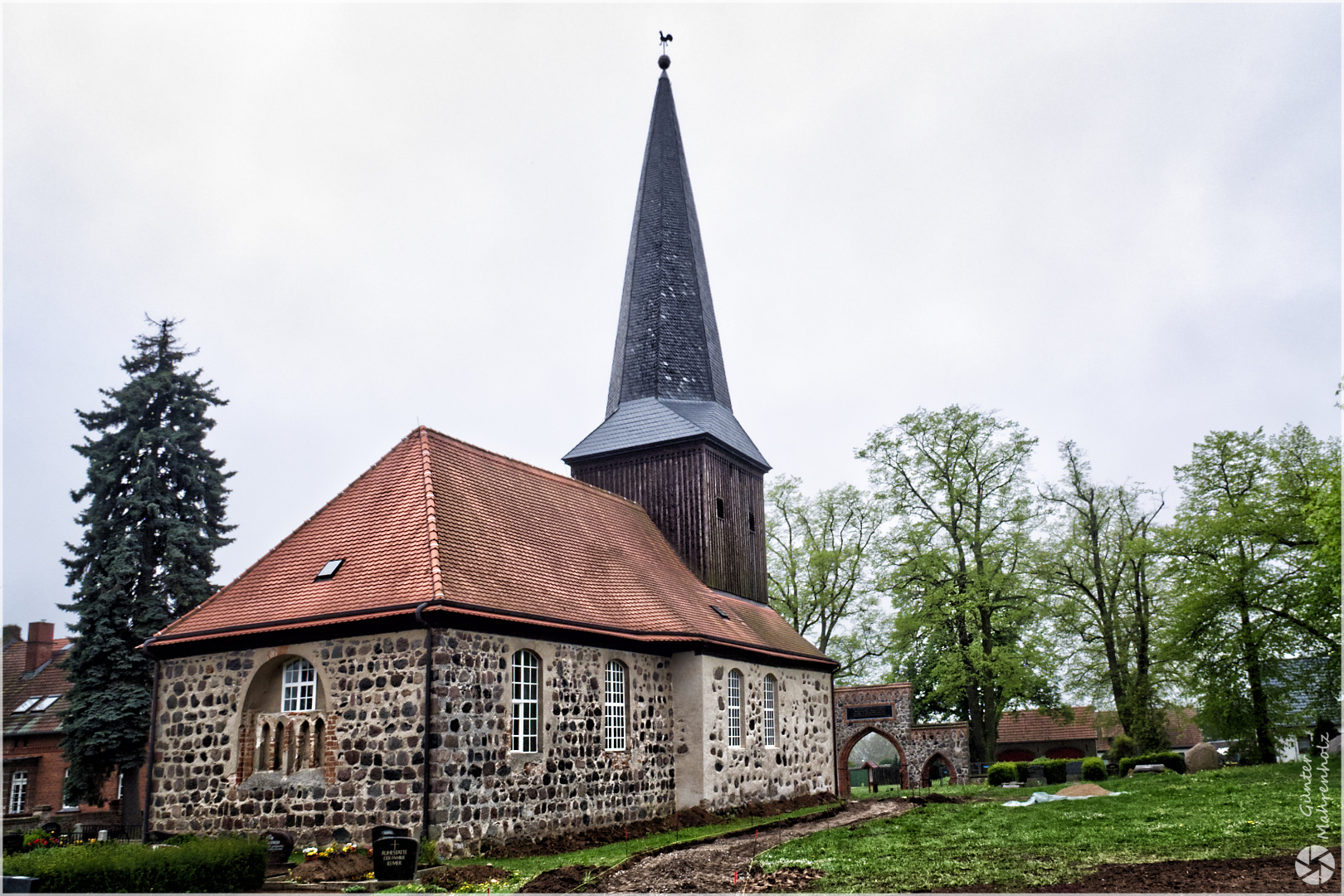 Karwe, Dorfkirche