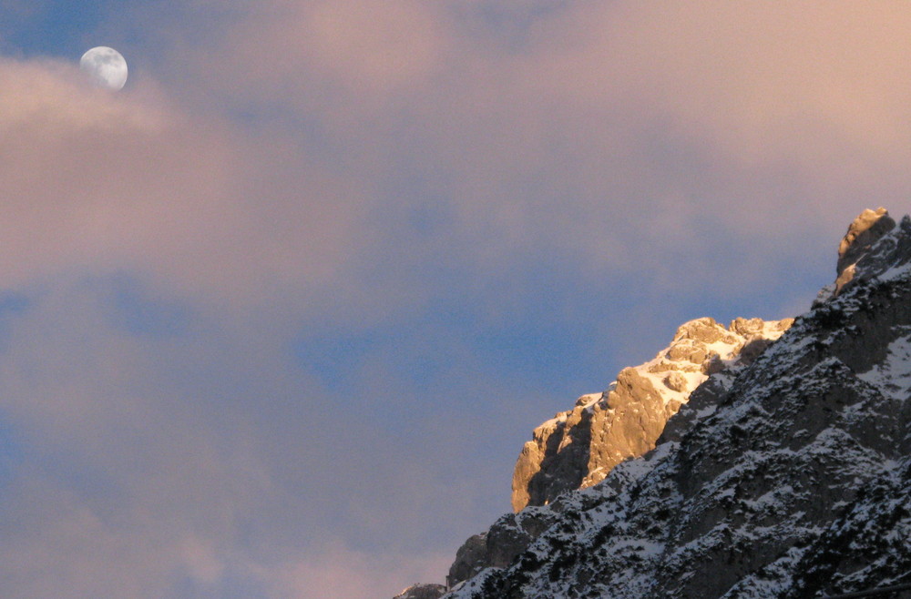 Karwendel mit Mond