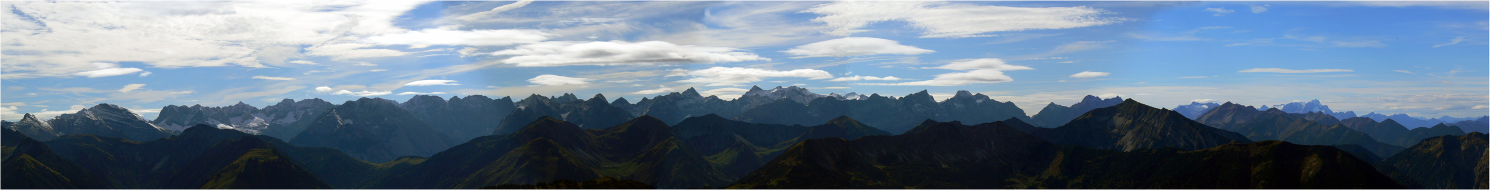 Karwendel und Wetterstein gestern gegen 14h00