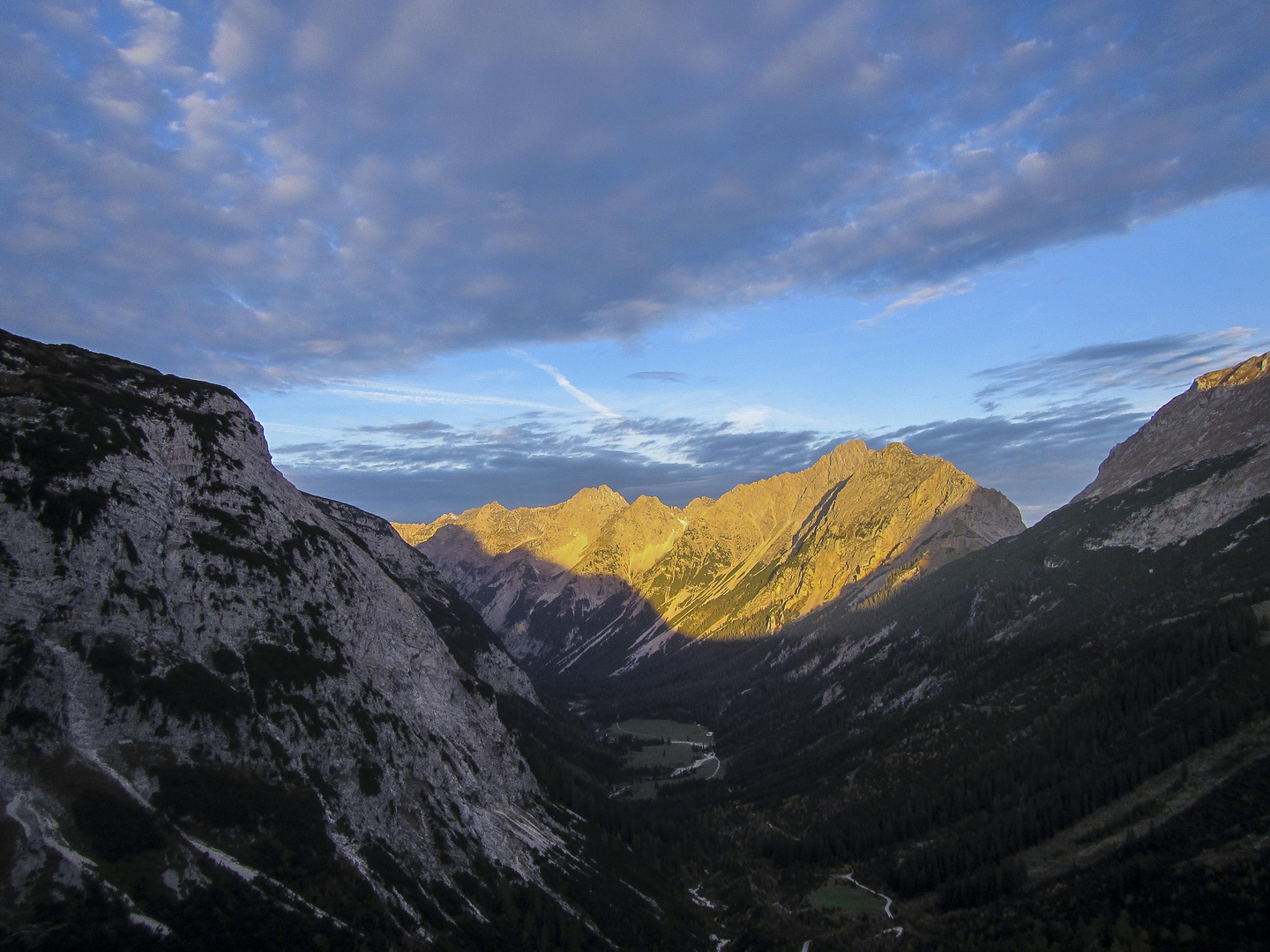 Karwendelhaus_Sonnenaufgang (1 von 1)