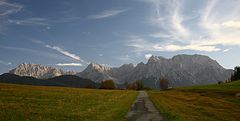 KARWENDELMASSIV IM ABENDLICHT