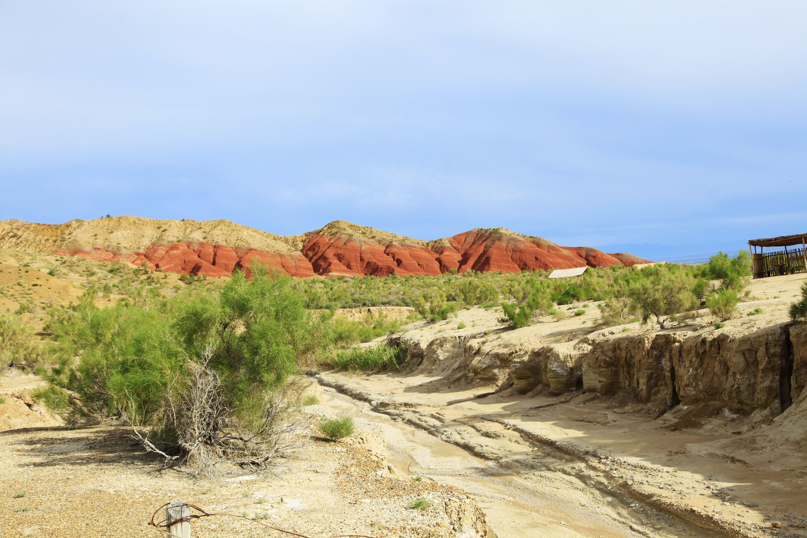 Kasachstan Landschaft Nationalpark Altyn Emel Flussbett Bunte Berge