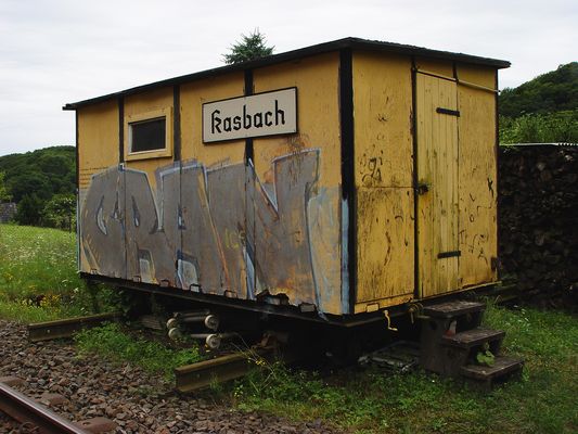 Kasbach, hier Bahnhof Kasbach!