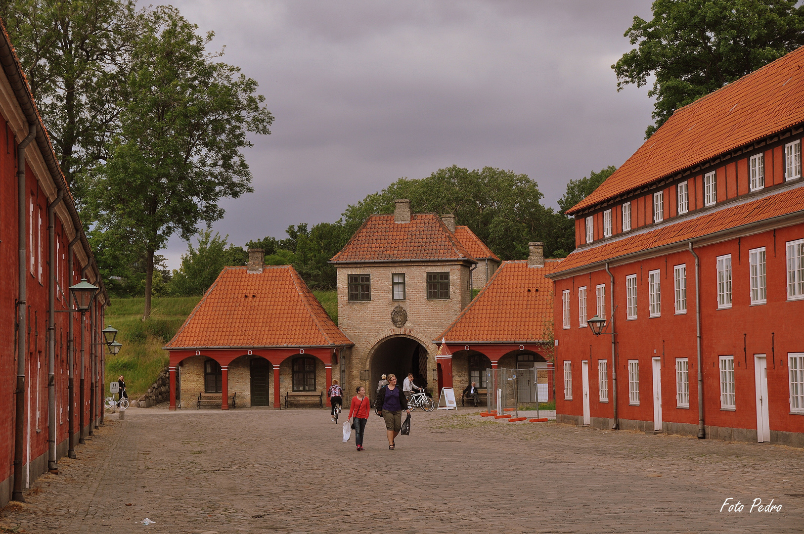 Kasernengebäude...