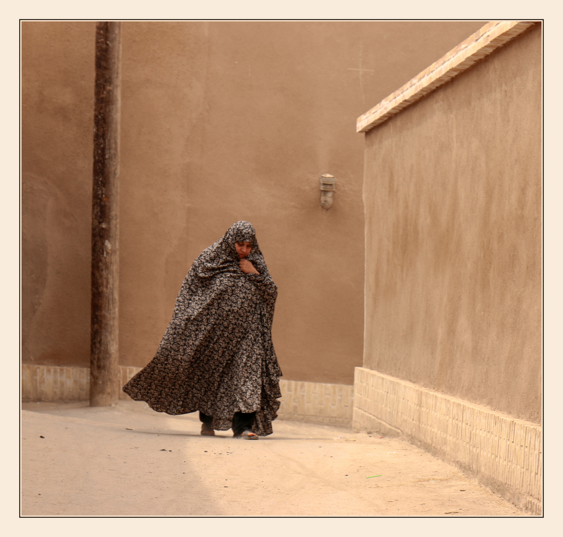 Kashan: chador al vento