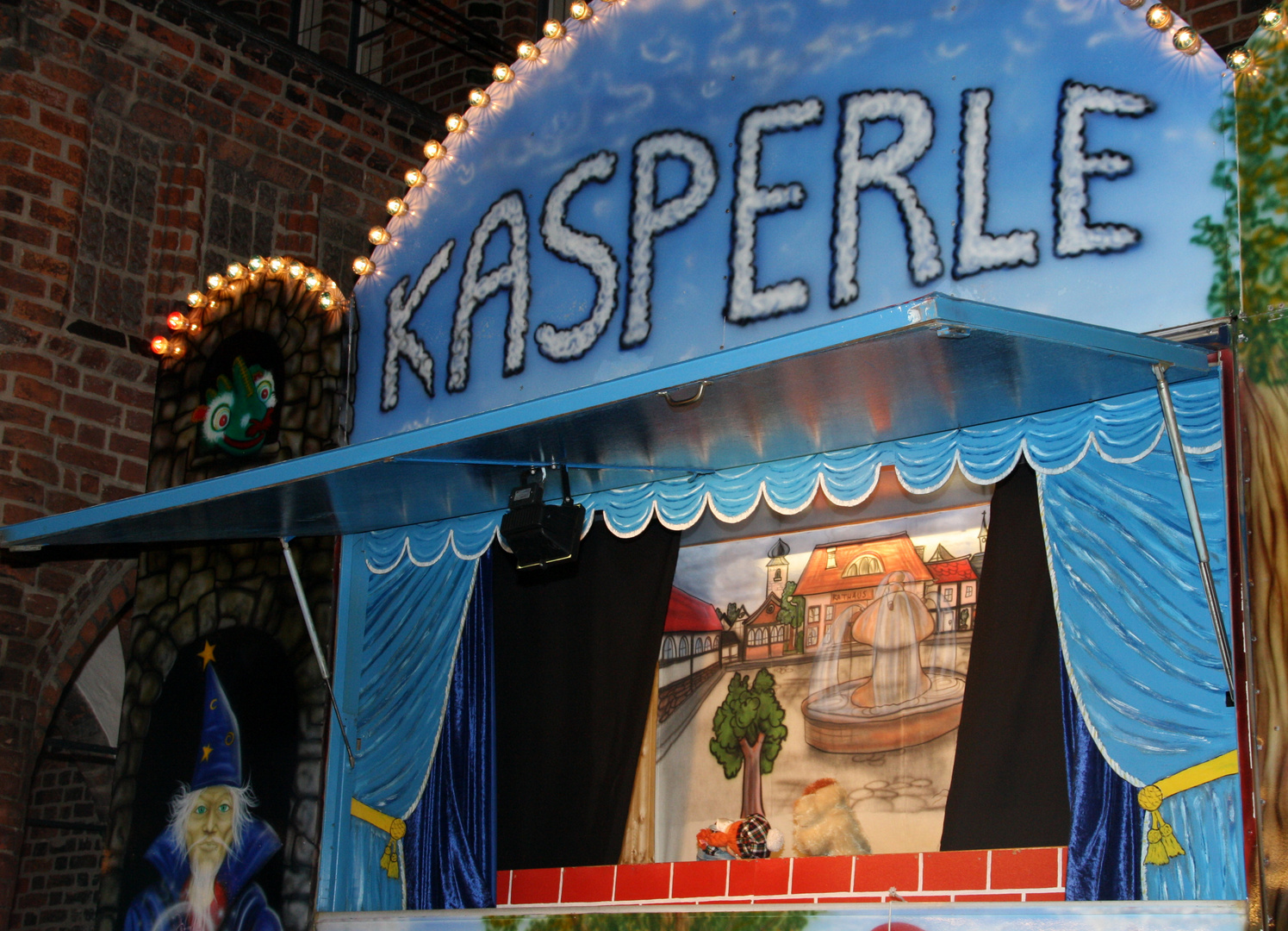 Kasperle auf dem Weihnachtsmarkt