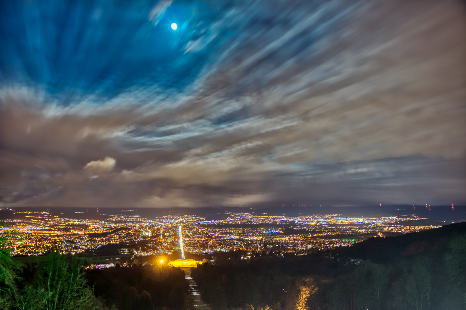 Kassel bei Vollmond