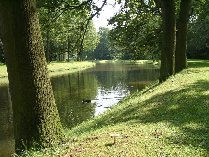 Kassel Karlsaue-seitlicher Wassergraben-