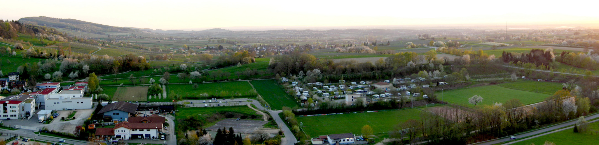 Kastellberg-Panorama bei Ballrechten-Dottingen im Abendlicht