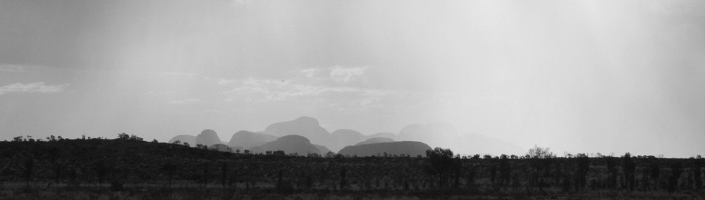 Kata Tjuta / Early Morning Haze