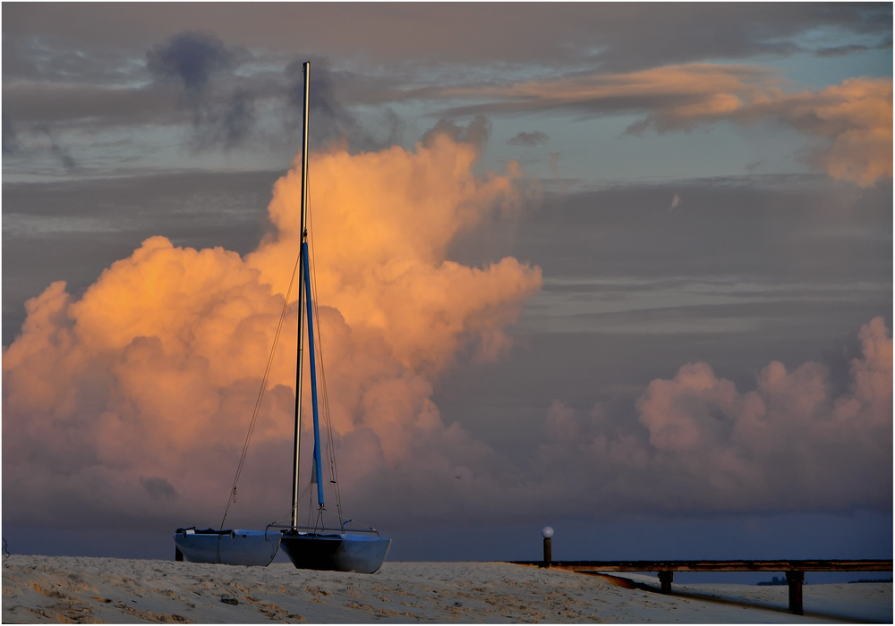 Katamaran in den Wolken - Malediven, Angaga Island