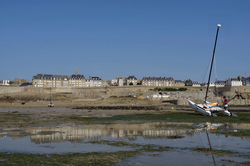 Katamaran vor Saint Malo