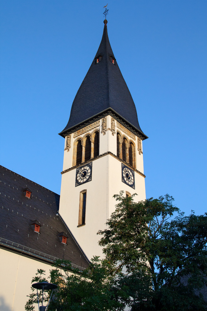 Kath. Kirche Hattersheim