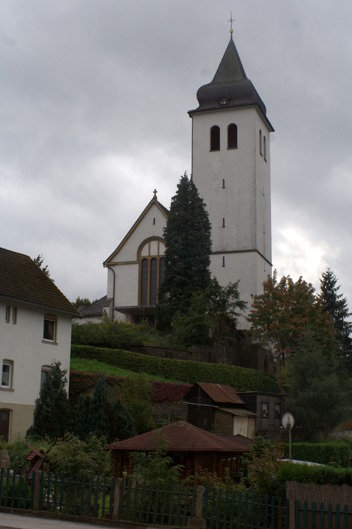 Kath. Kirche St. Johannes Nepomuk in Finnentrop