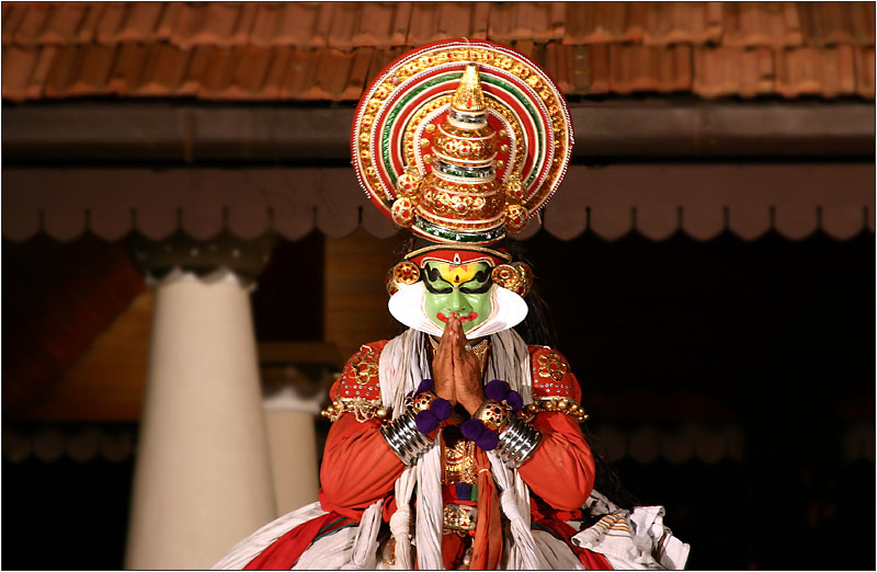 Kathakali (1) : 'namaskaram' - good bye