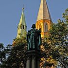 Katharinenkirche mit Bronzestatue Heinrichs des Löwen, Braunschweig