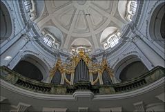 Kathedrale der heiligsten Dreifaltigkeit - Dresden " Blick zur Orgel aus meiner Sicht..."