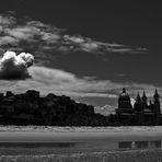 Kathedrale mit Wolke