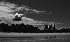 Kathedrale mit Wolke