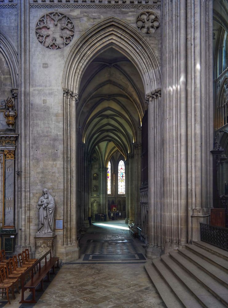 Kathedrale Notre-Dame de Bayeux Seitenschiff