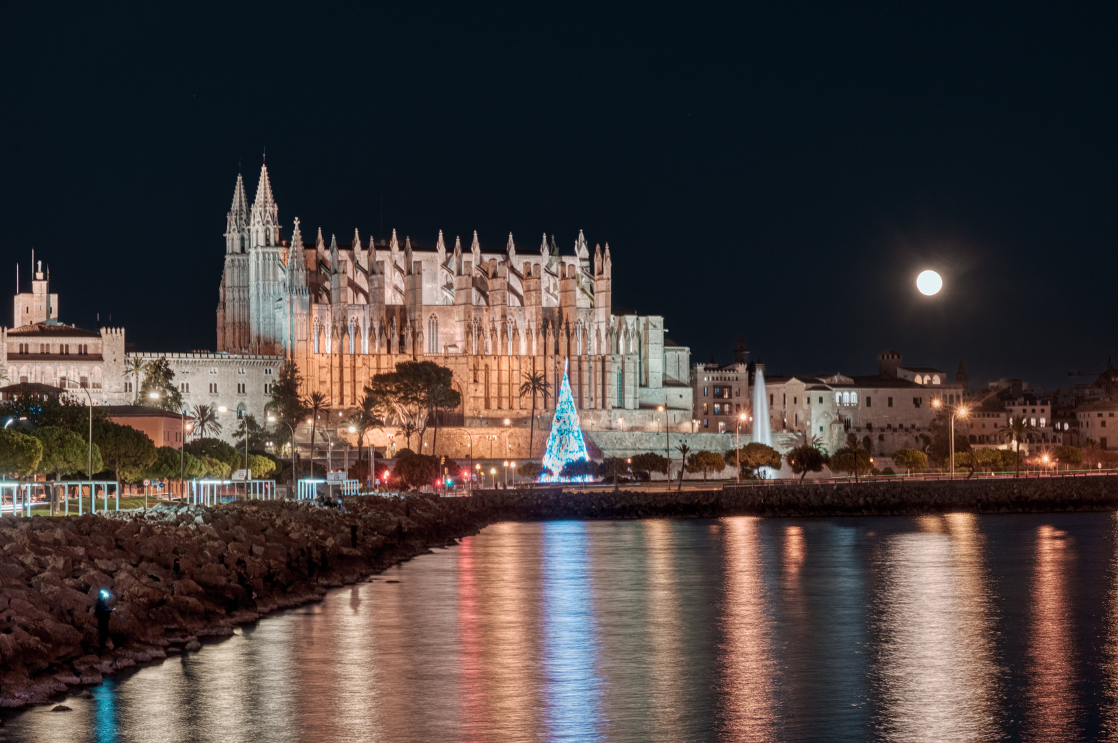 Kathedrale Palma de Mallorca bei Vollmond