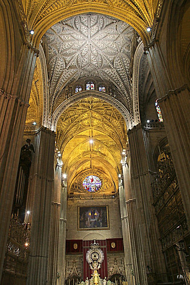 Kathedrale Sevilla (Innenraum mit Marienaltar)