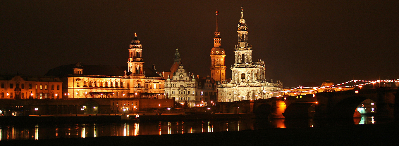 Kathedrale und Schloß bei Nacht nach Weihnachten am 27.12. 08