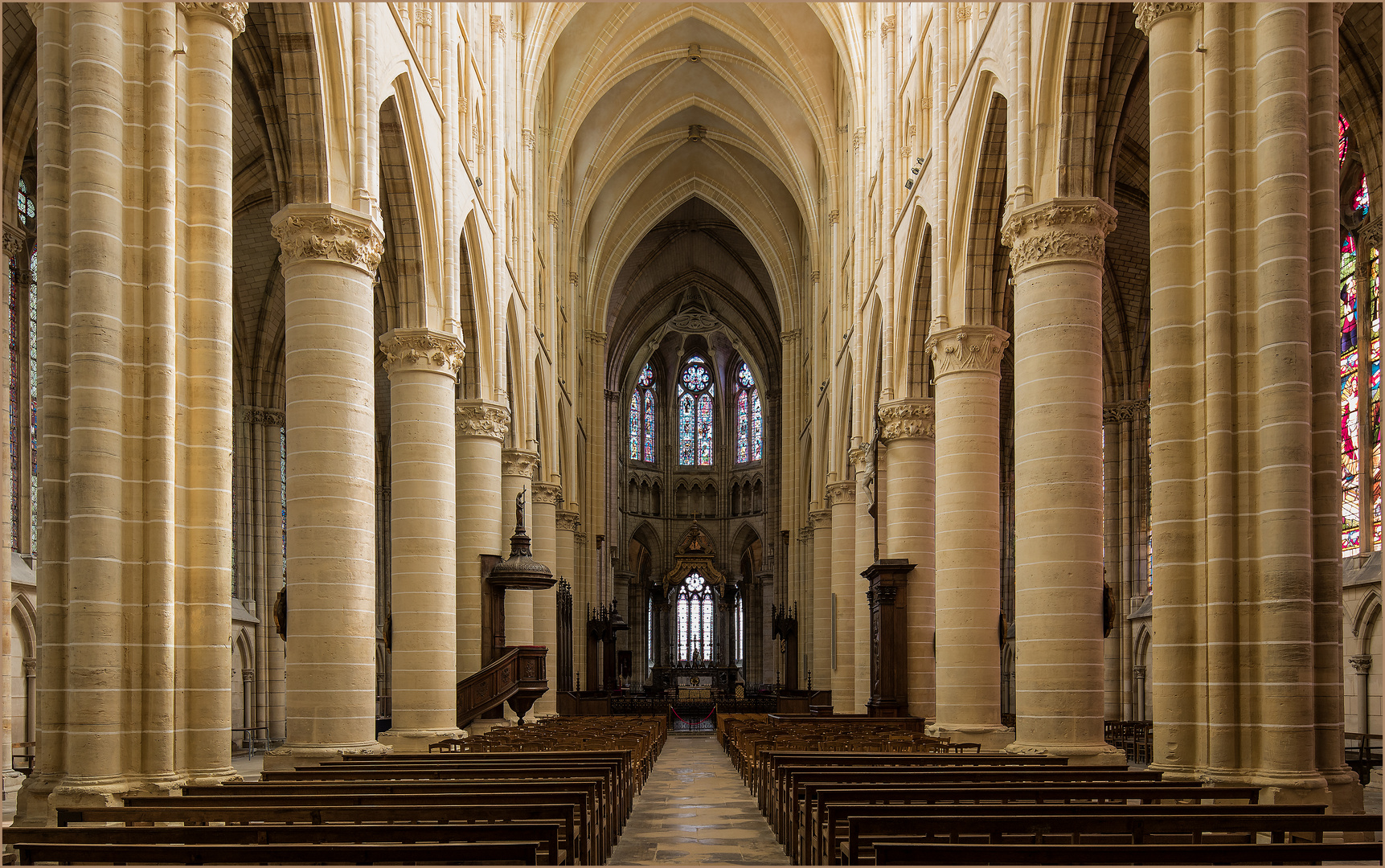 KATHEDRALE VON CHALONSenCHAMPAGNE. Foto & Bild detail, frankreich