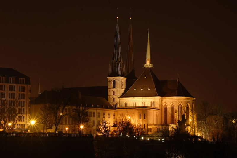 Kathedrale von Luxemburg bei Nacht