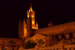 Kathedrale von Palermo bei Nacht