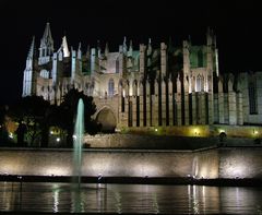 Kathedrale von Palma bei Nacht