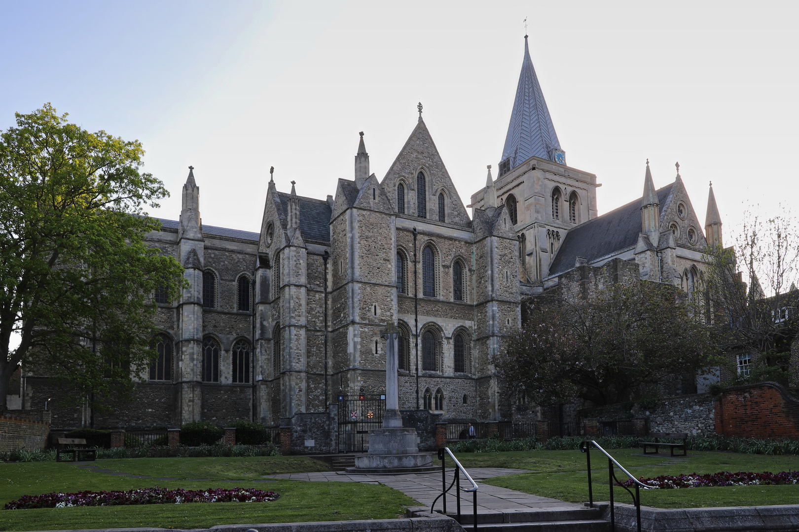 Kathedrale von Rochester (2019_04_30_EOS 6D Mark II_1755_ji)