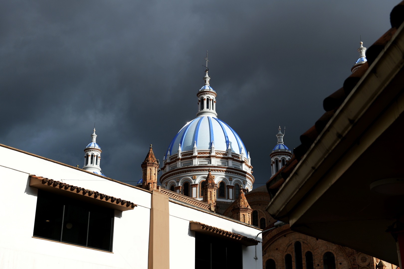 Kathedrale vor Gewitterwolken 2